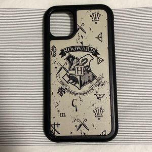 Hogwarts iPhone 11 case